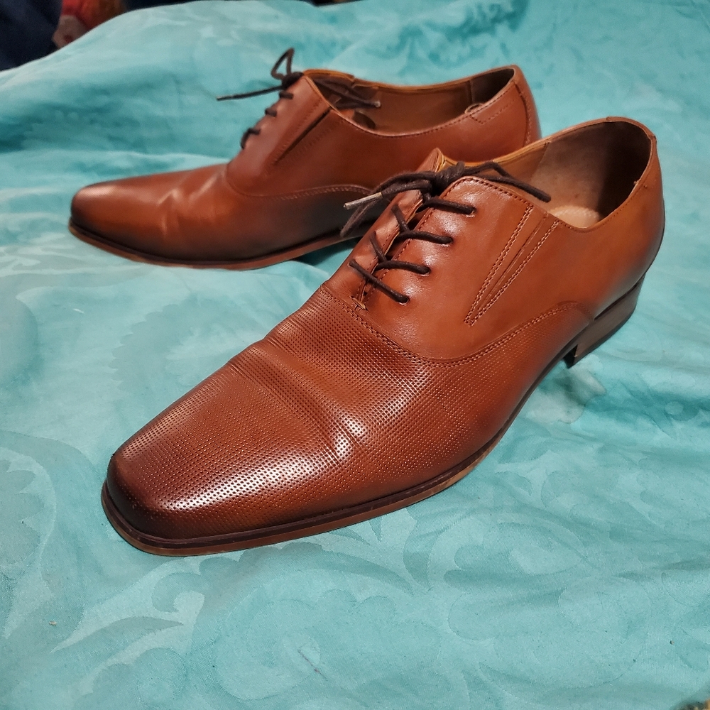 Men's dress shoes